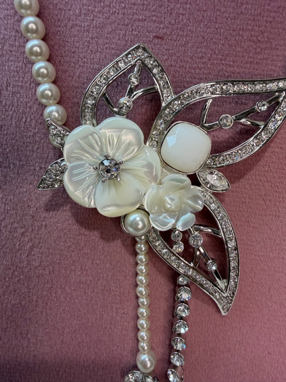 Givenchy Flower Necklace - Picture 4 of 10